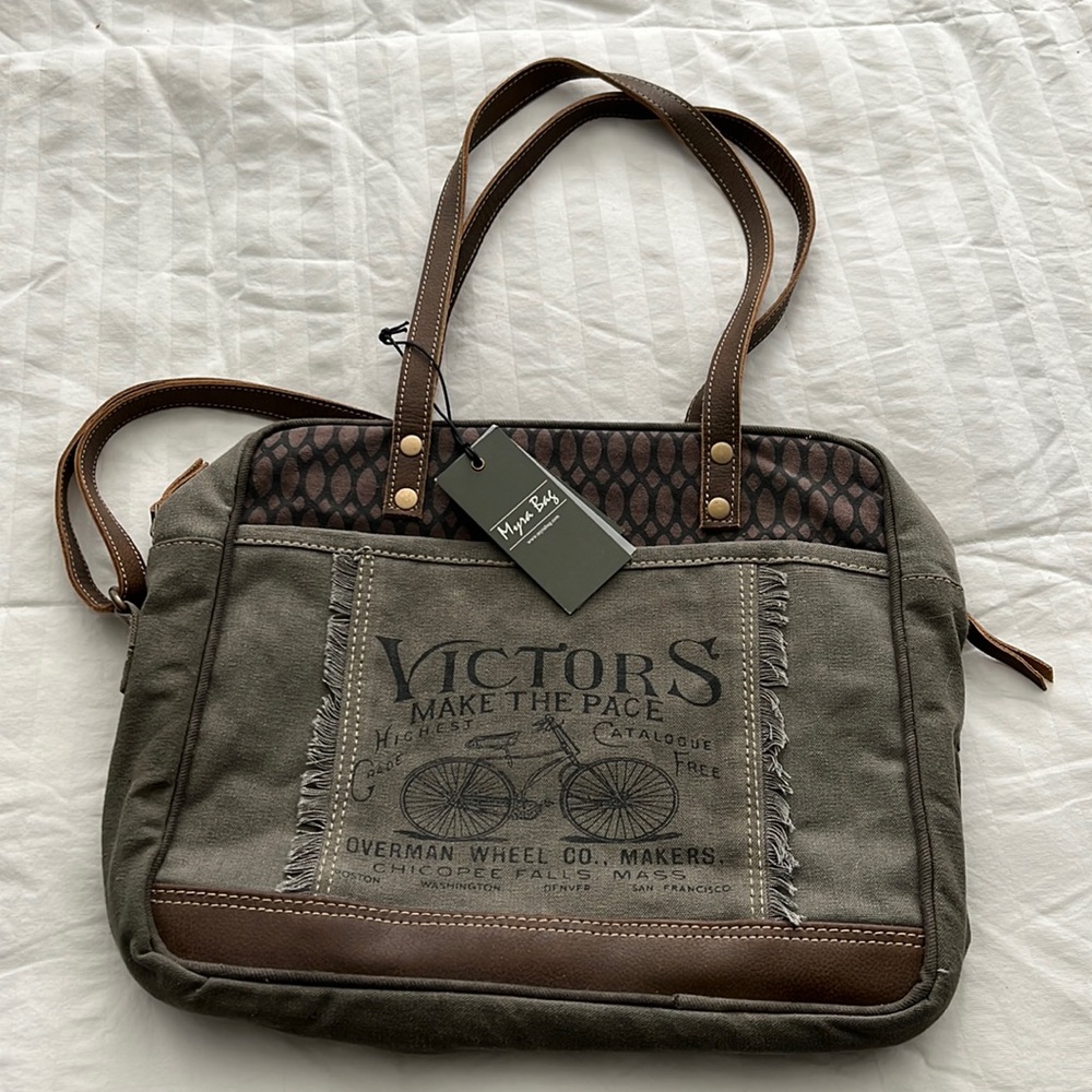 Large Myra Messenger Bag - New With Tags 14 X 3 X 12